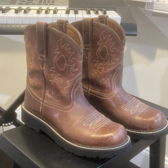 Ariat Shoes - ARIAT FAT BABY LEATHER BROWN WESTERN BOOTS WITH EMBROIDERY SIZE 9.5